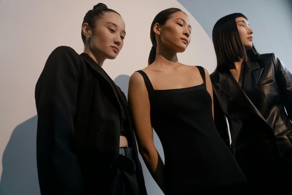 Hoe kun je besparen op dameskleding zonder stijl te verliezen?